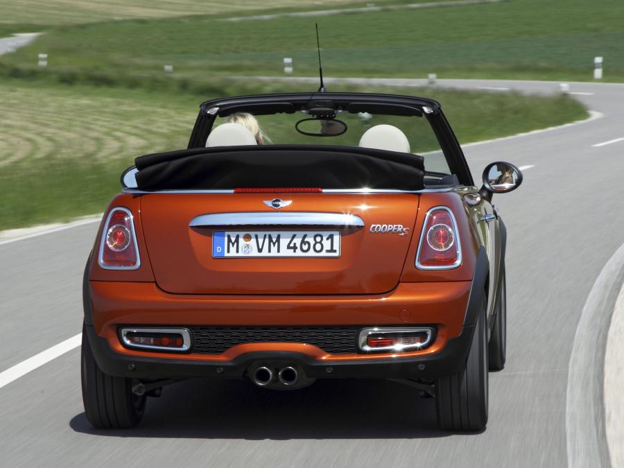  Mini Cooper S Cabrio 2010 года  (фото 10 из 13)